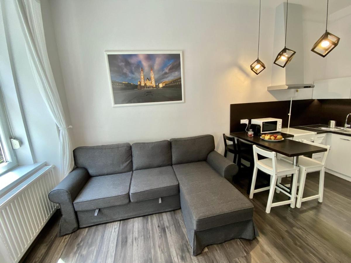 Art Apartment Szeged Exteriör bild