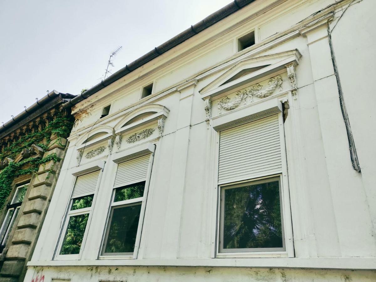 Art Apartment Szeged Exteriör bild